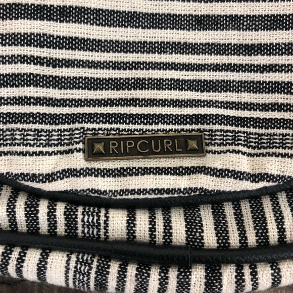 Mini Ripcurl Crossbody🌊 - Picture 2 of 6